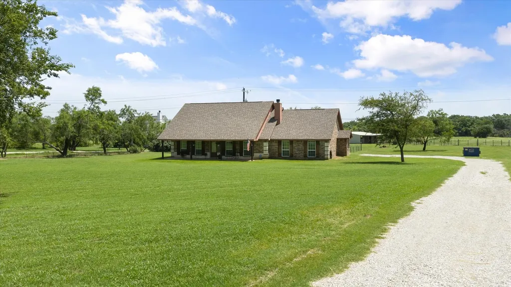511 Highland Road Springtown TX 76082