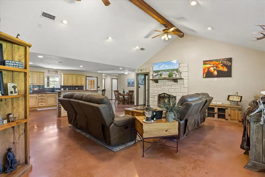 511 Highland Road Springtown TX 76082