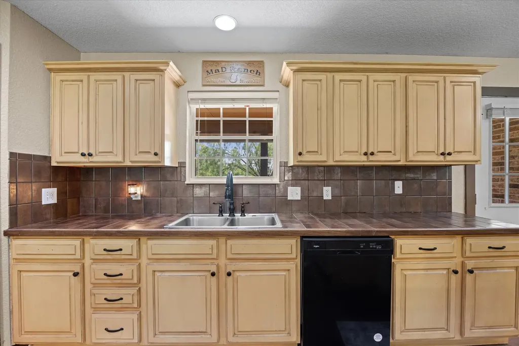 511 Highland Road Springtown TX 76082