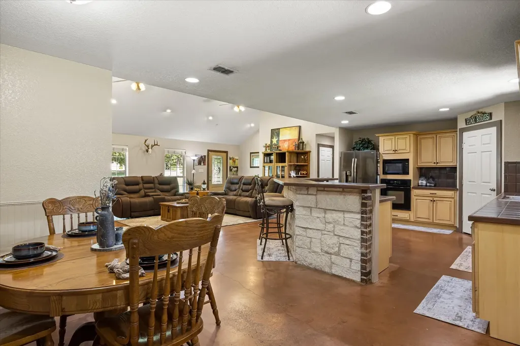 511 Highland Road Springtown TX 76082