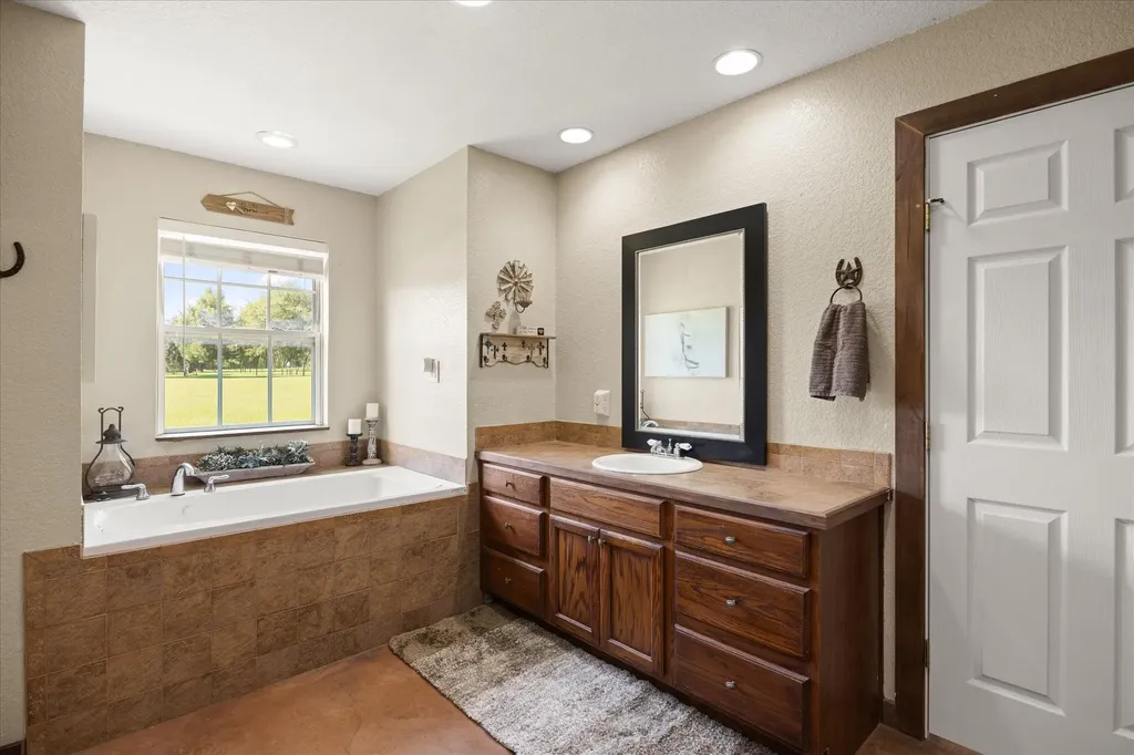 511 Highland Road Springtown TX 76082