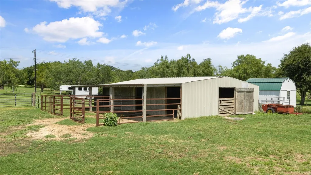 511 Highland Road Springtown TX 76082