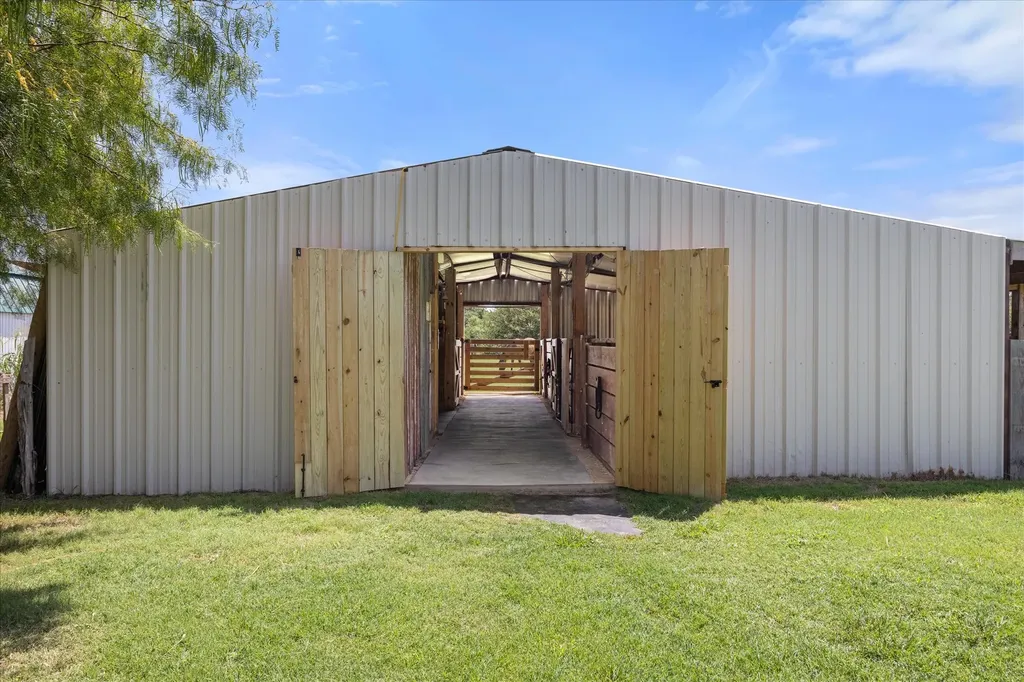 511 Highland Road Springtown TX 76082