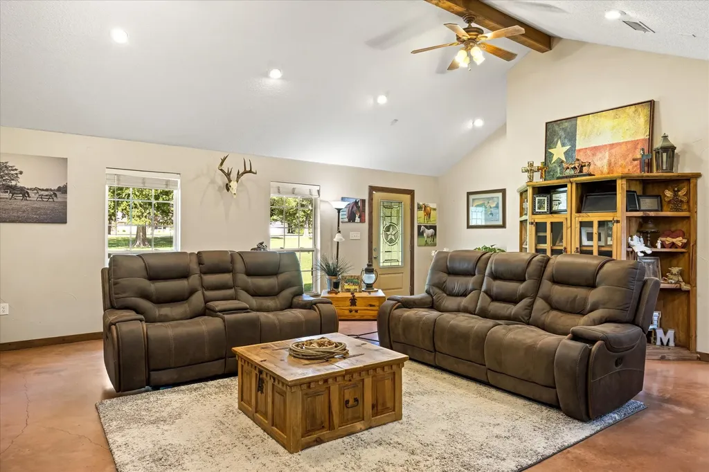 511 Highland Road Springtown TX 76082