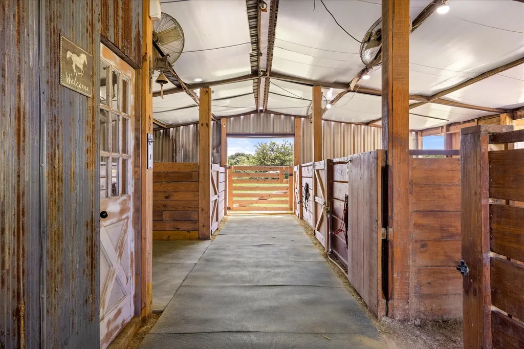 511 Highland Road Springtown TX 76082