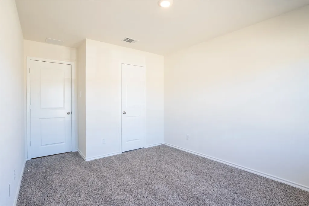 1833 Pecan Valley Drive Kaufman TX 75142