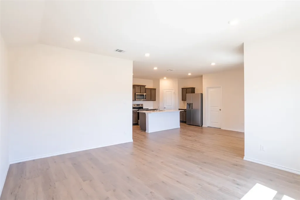 1833 Pecan Valley Drive Kaufman TX 75142