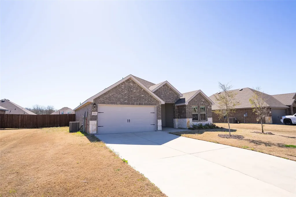 1833 Pecan Valley Drive Kaufman TX 75142
