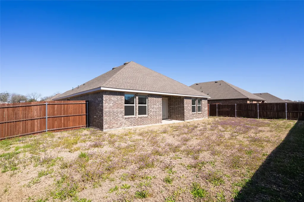 1833 Pecan Valley Drive Kaufman TX 75142