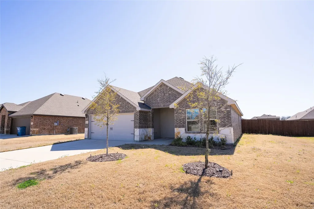 1833 Pecan Valley Drive Kaufman TX 75142