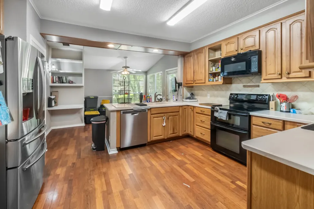 1707 Woodridge Circle Arlington TX 76013