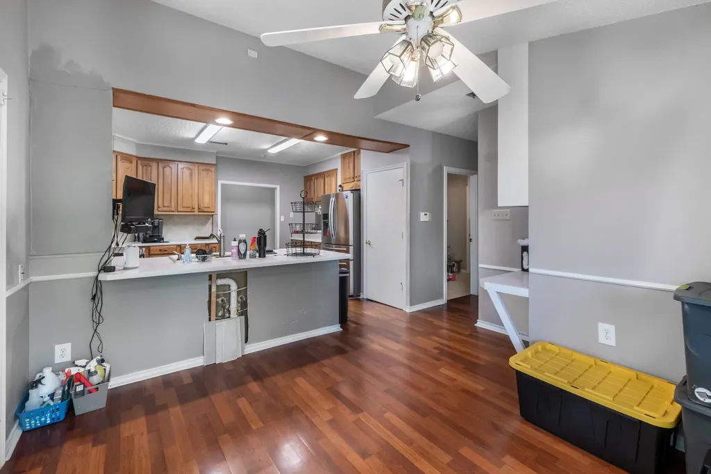 1707 Woodridge Circle Arlington TX 76013