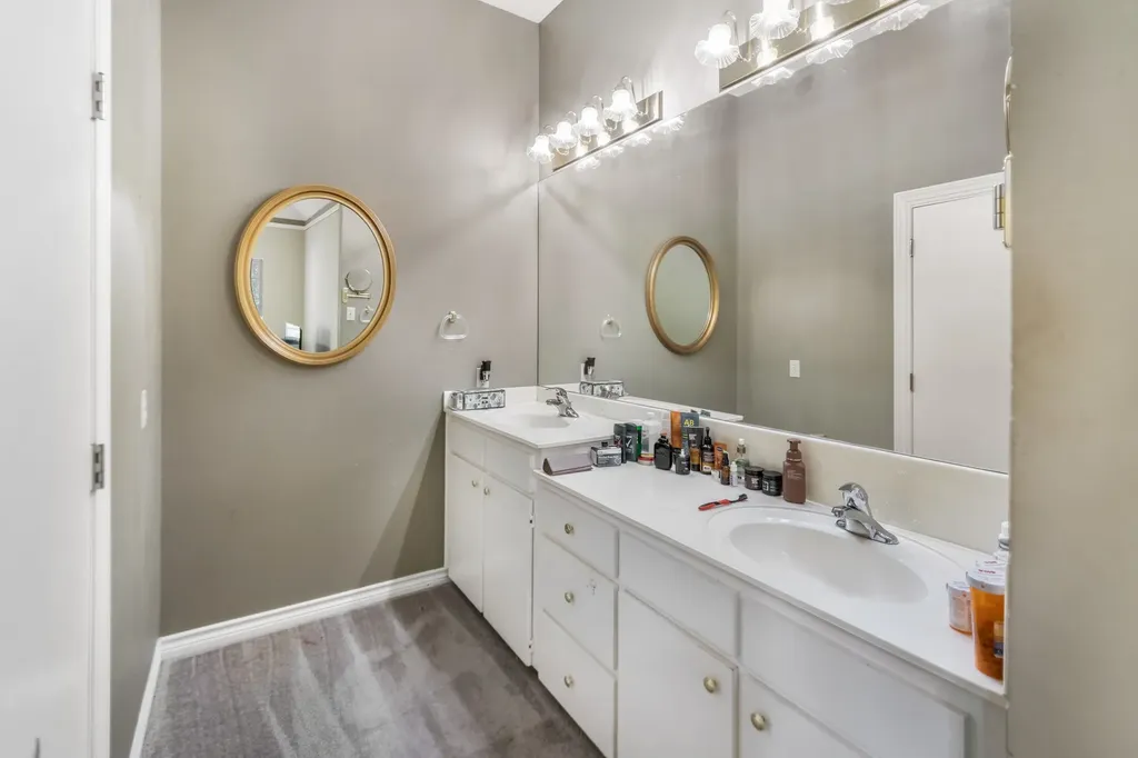 1707 Woodridge Circle Arlington TX 76013