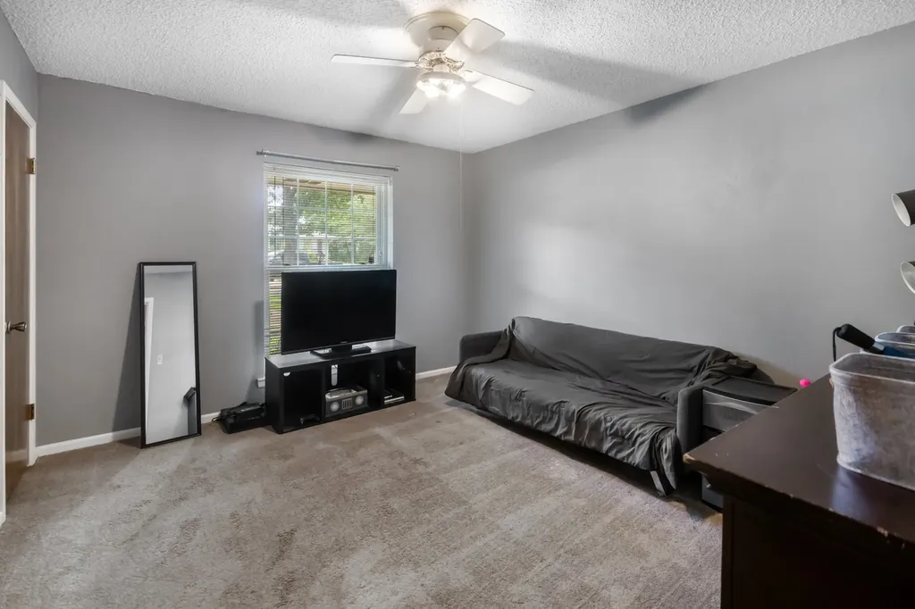 1707 Woodridge Circle Arlington TX 76013