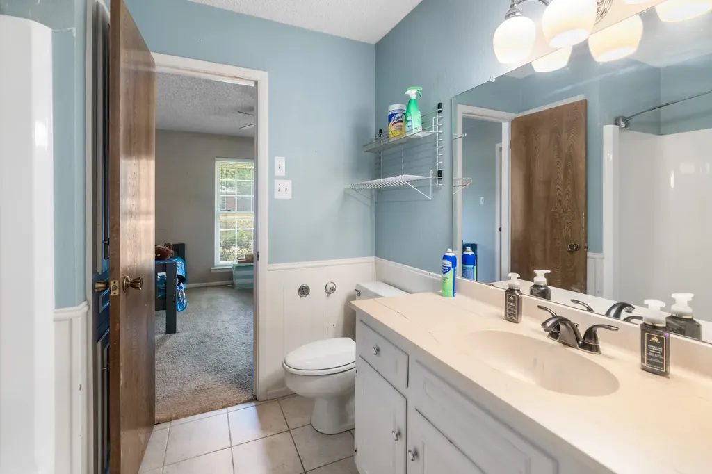 1707 Woodridge Circle Arlington TX 76013