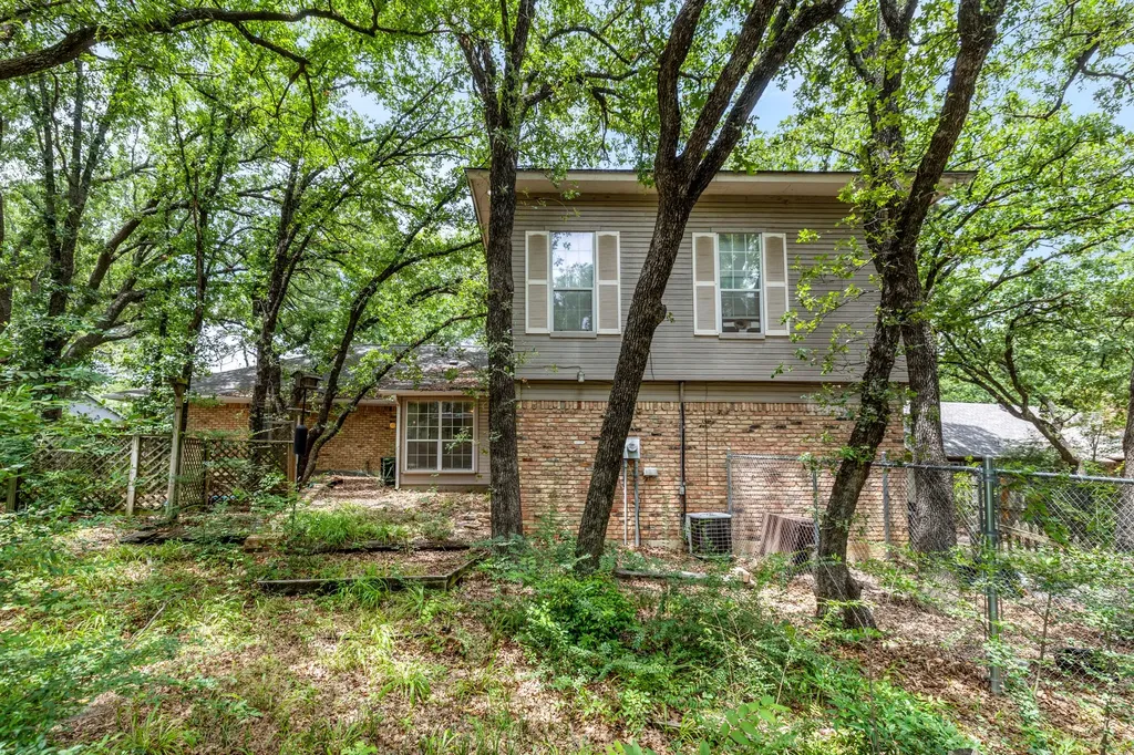 1707 Woodridge Circle Arlington TX 76013