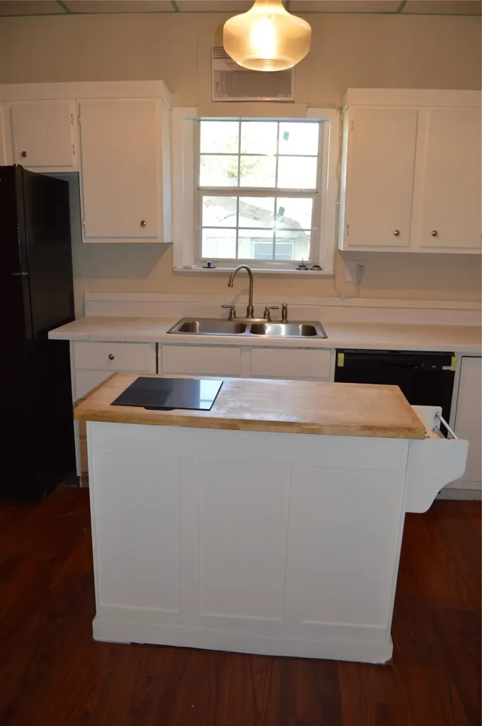 1403 Bonham Street Commerce TX 75428