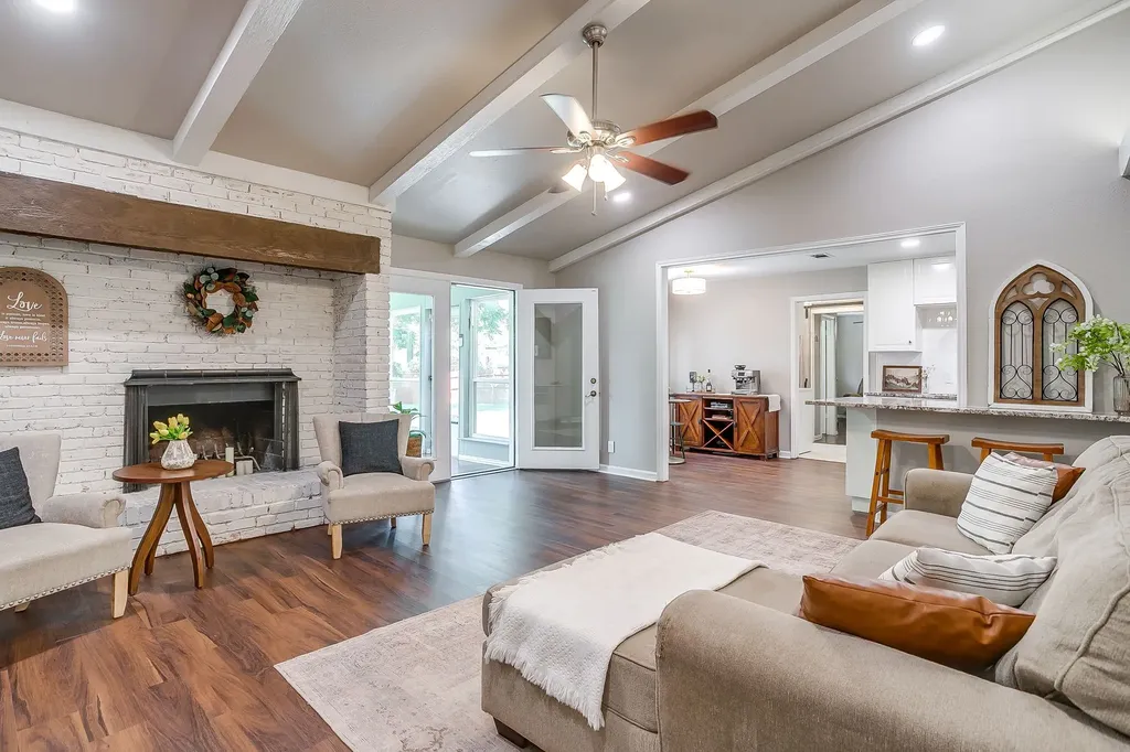 3817 Lawndale Avenue Fort Worth TX 76133