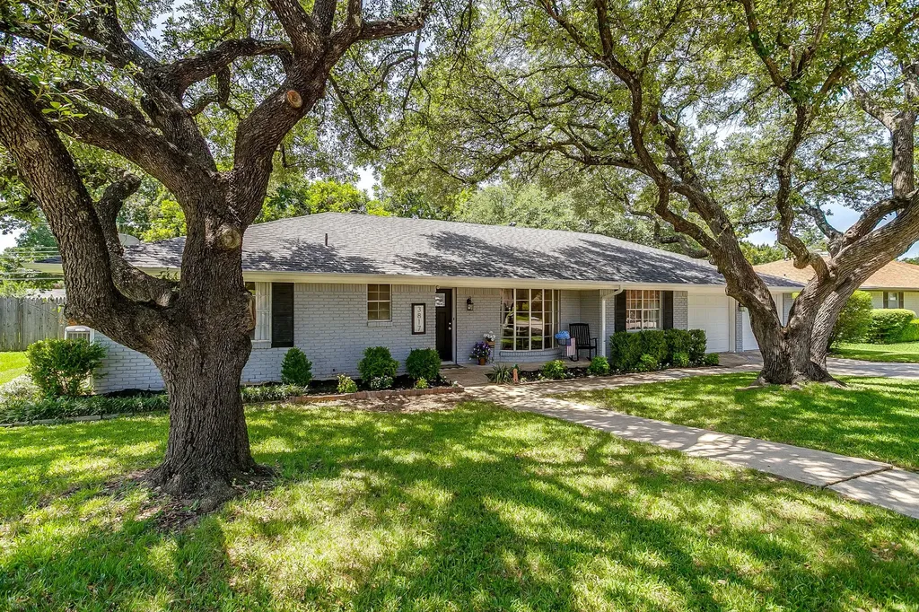 3817 Lawndale Avenue Fort Worth TX 76133