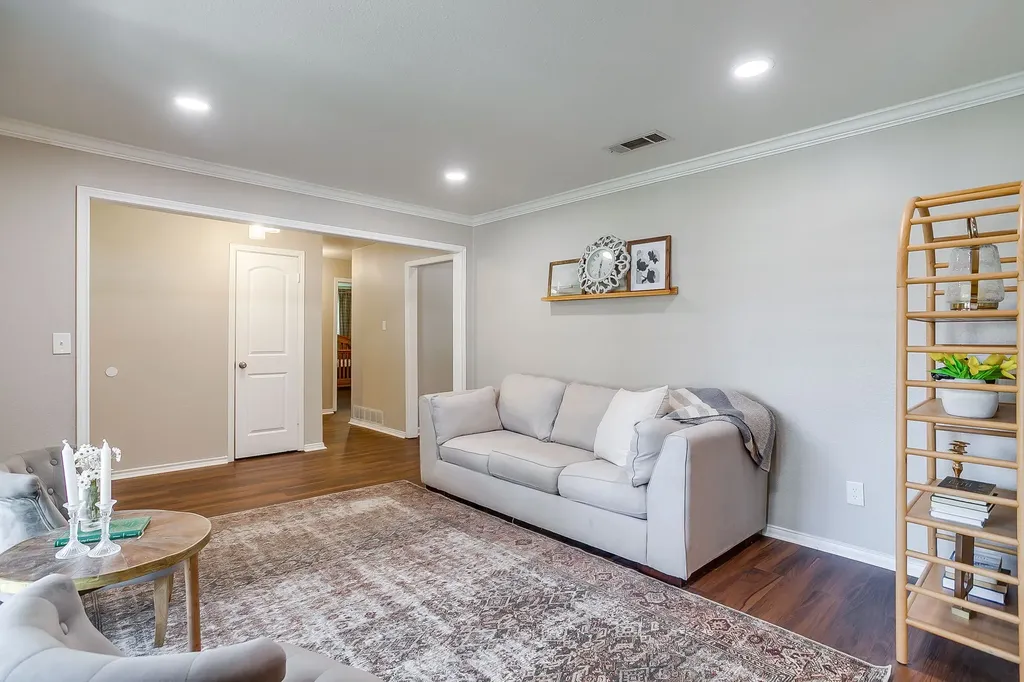 3817 Lawndale Avenue Fort Worth TX 76133