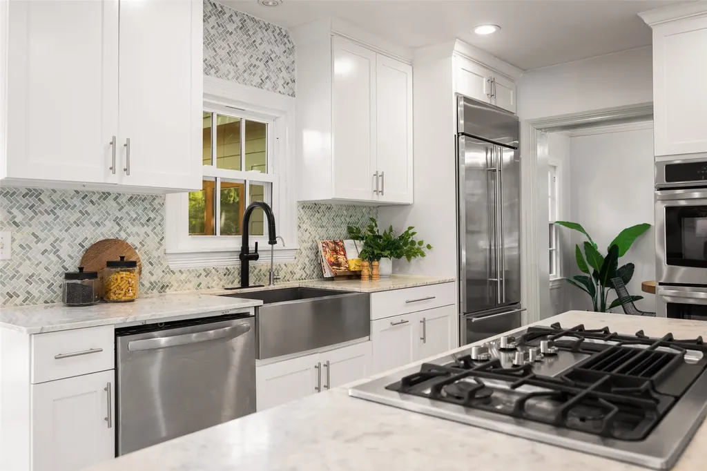 1001 Sarasota Circle Dallas TX 75223