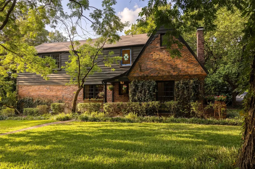 1001 Sarasota Circle Dallas TX 75223