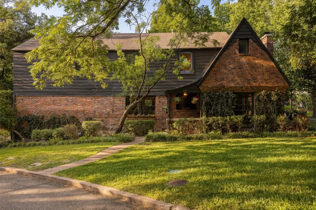 1001 Sarasota Circle Dallas TX 75223