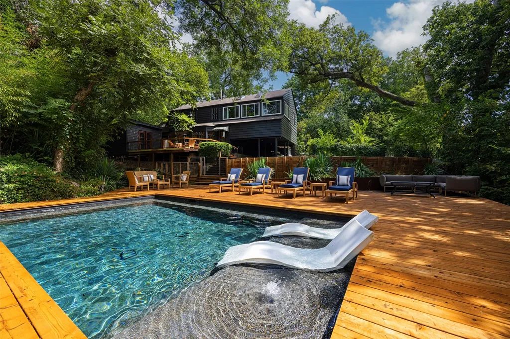 1001 Sarasota Circle Dallas TX 75223