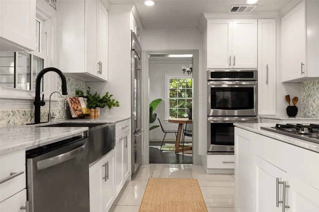 1001 Sarasota Circle Dallas TX 75223
