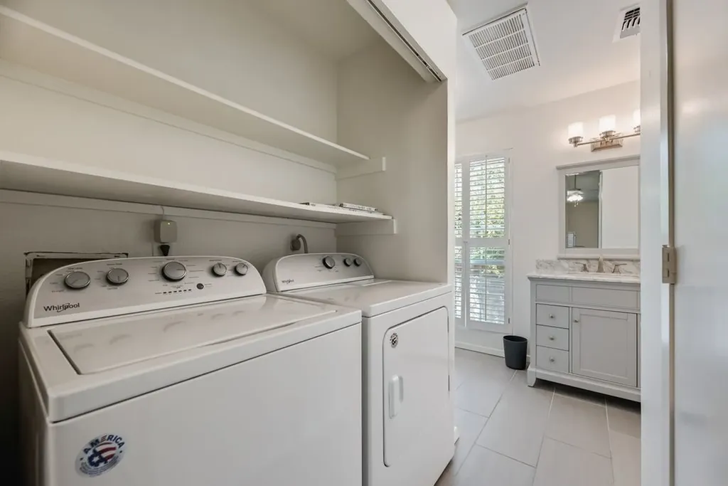 28 Abbey Road Euless TX 76039