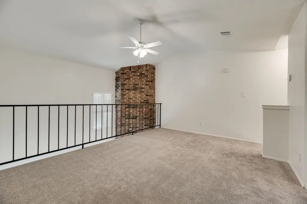 28 Abbey Road Euless TX 76039