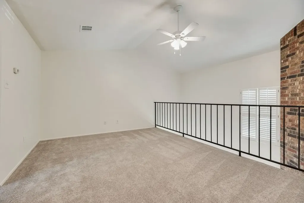28 Abbey Road Euless TX 76039