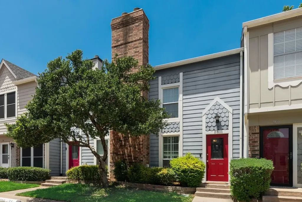 28 Abbey Road Euless TX 76039