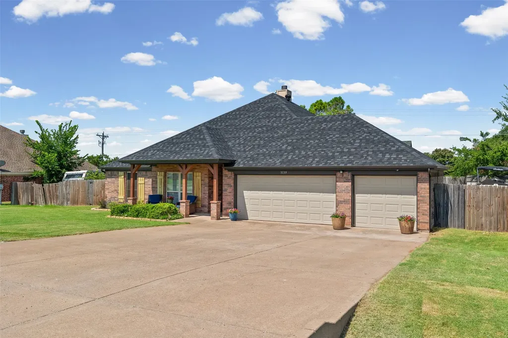 3139 Meandering Way Granbury TX 76049