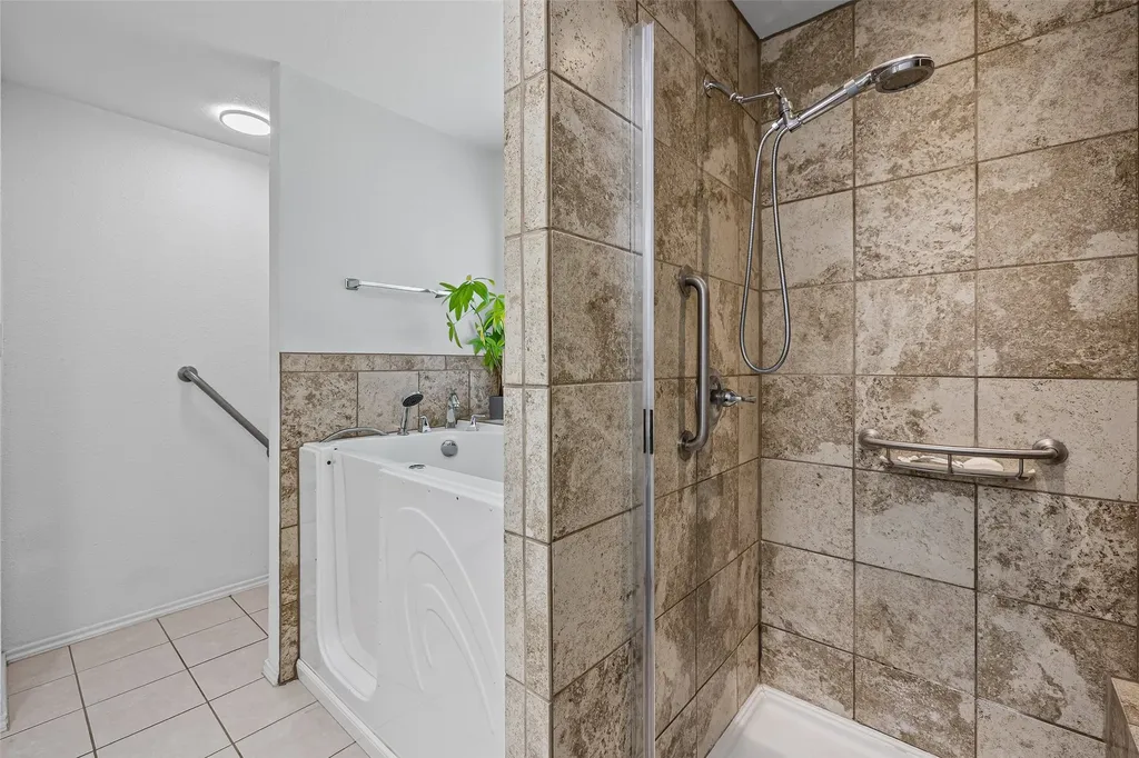 3139 Meandering Way Granbury TX 76049