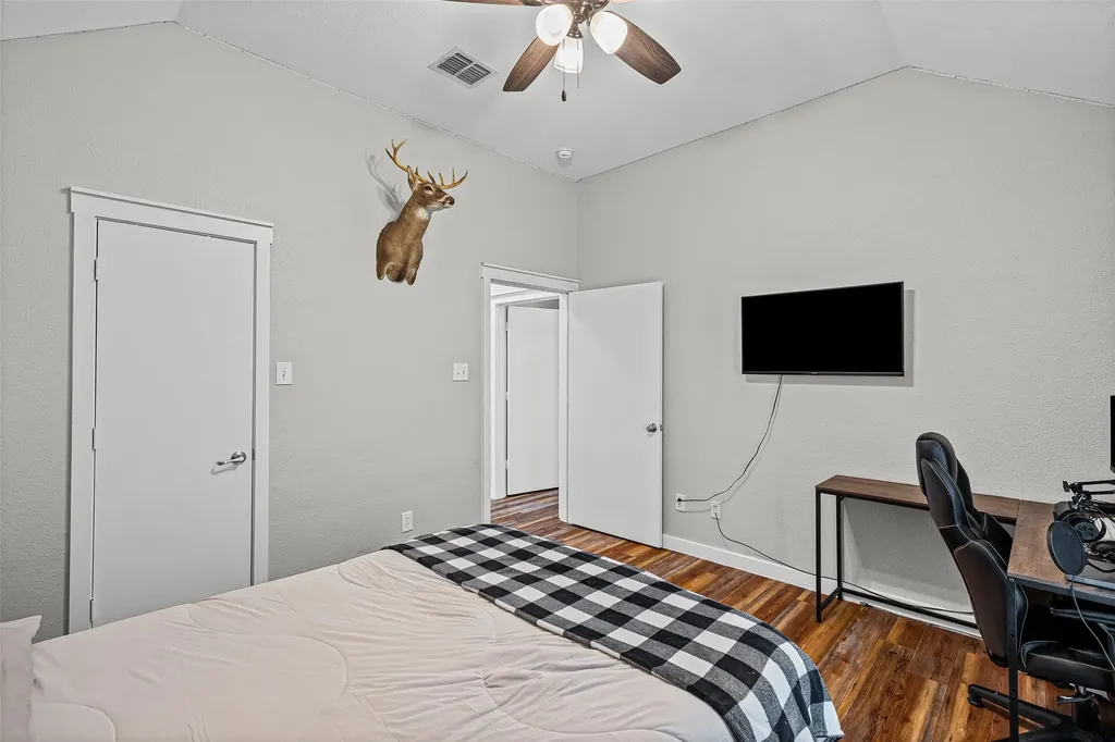 3139 Meandering Way Granbury TX 76049