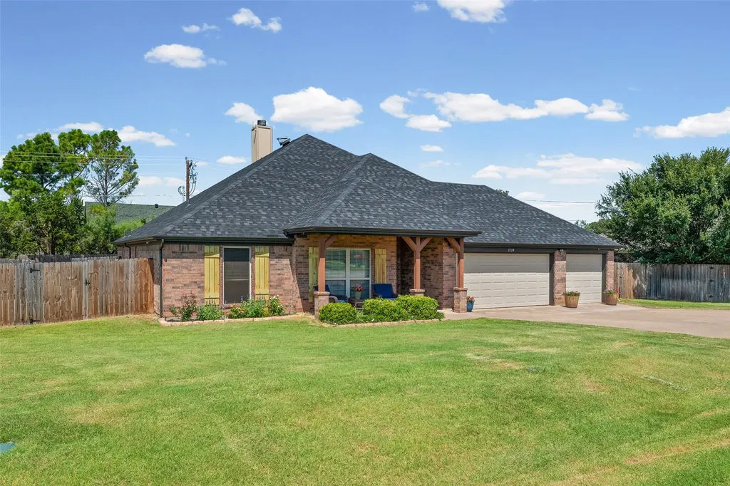 3139 Meandering Way Granbury TX 76049
