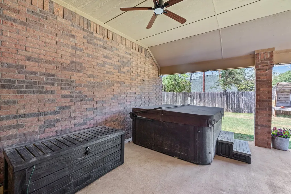 3139 Meandering Way Granbury TX 76049