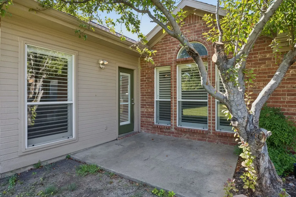 1833 Melton Drive Carrollton TX 75010