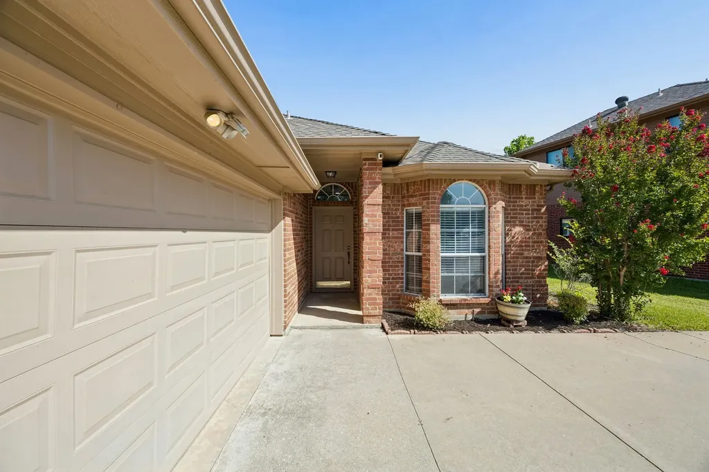 1833 Melton Drive Carrollton TX 75010