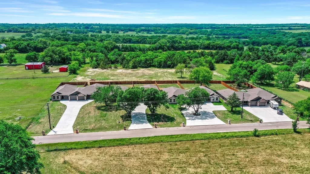 617 N Friendship Road Sherman TX 75092