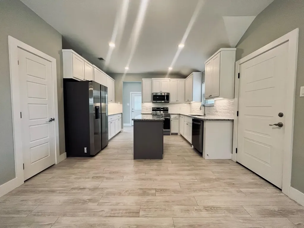 617 N Friendship Road Sherman TX 75092