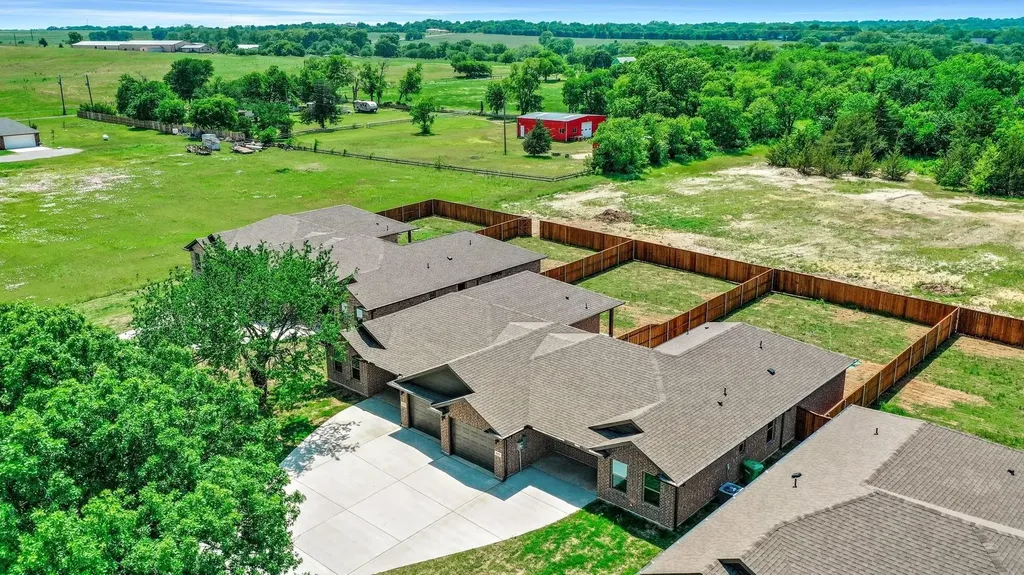 617 N Friendship Road Sherman TX 75092