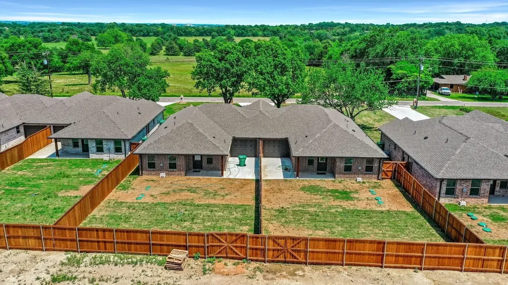 617 N Friendship Road Sherman TX 75092