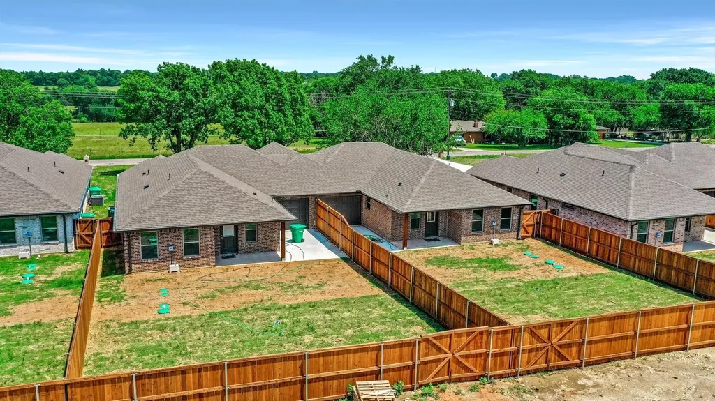 617 N Friendship Road Sherman TX 75092