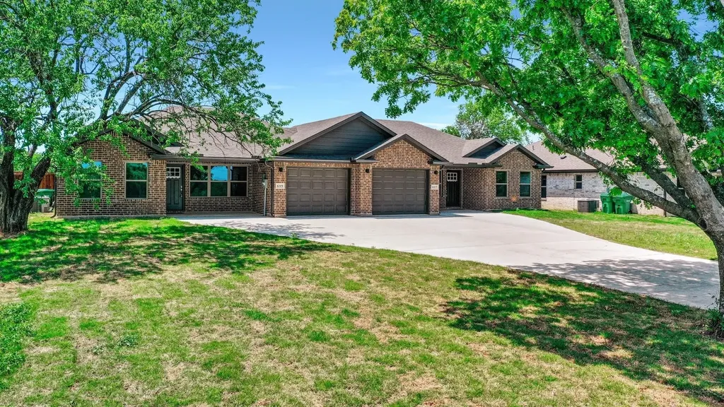 617 N Friendship Road Sherman TX 75092