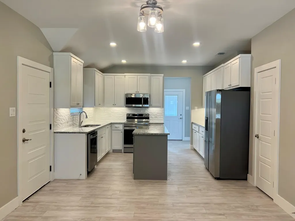 617 N Friendship Road Sherman TX 75092