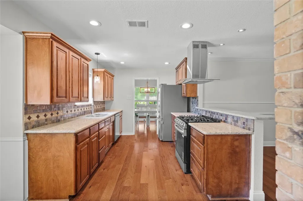409 Summit Ridge Drive Euless TX 76039