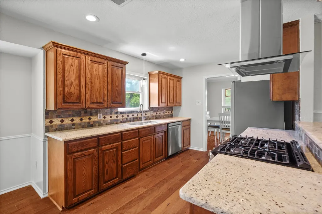 409 Summit Ridge Drive Euless TX 76039
