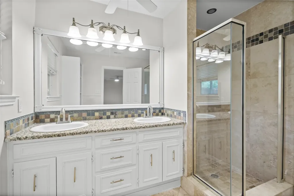 409 Summit Ridge Drive Euless TX 76039